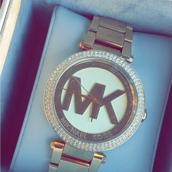 Micheal kors gold tinted watch. Brand new - Picture 3 of 4